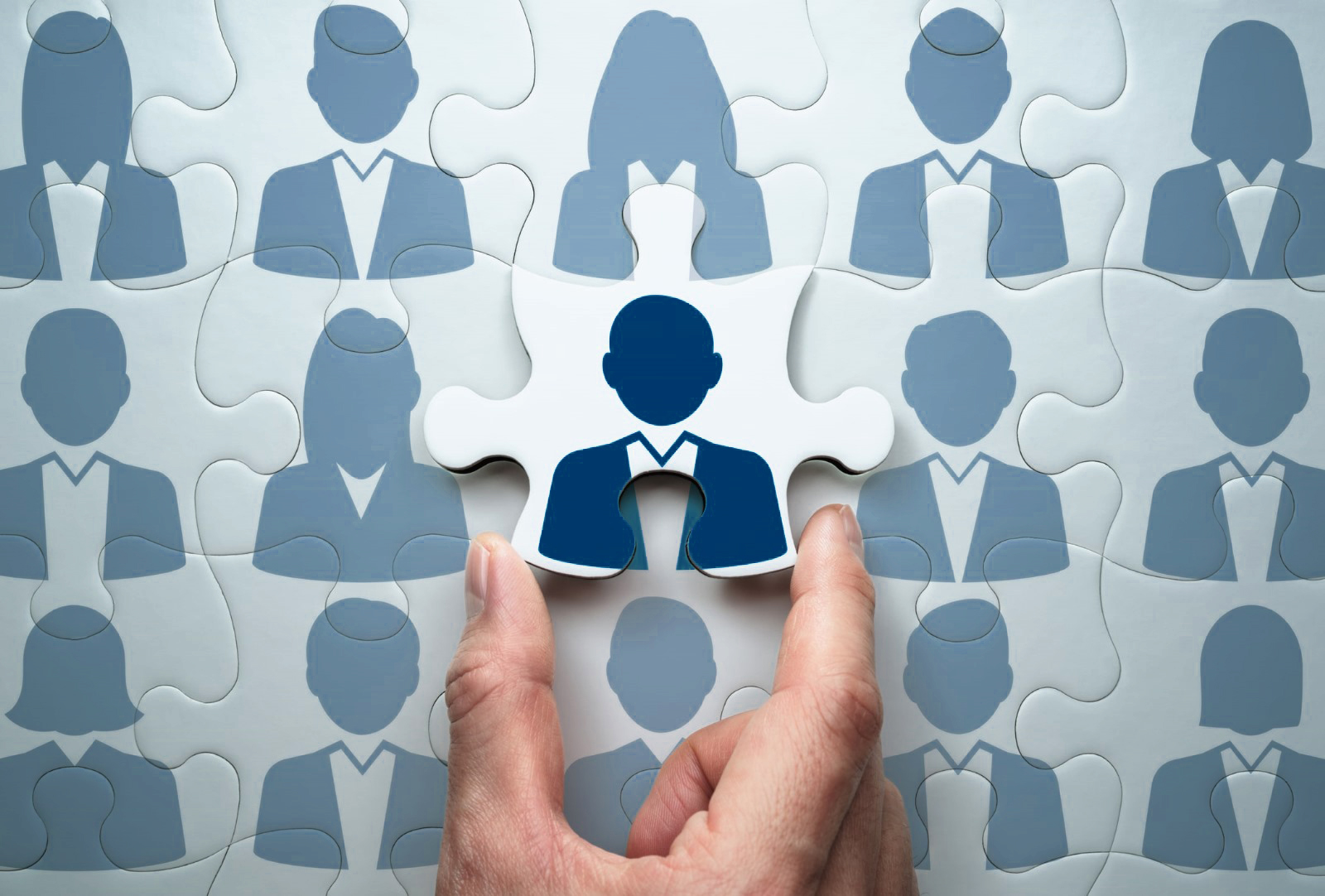 Persoana potrivita pentru recrutare in fortza de munca din Romania, personal adus din Asia